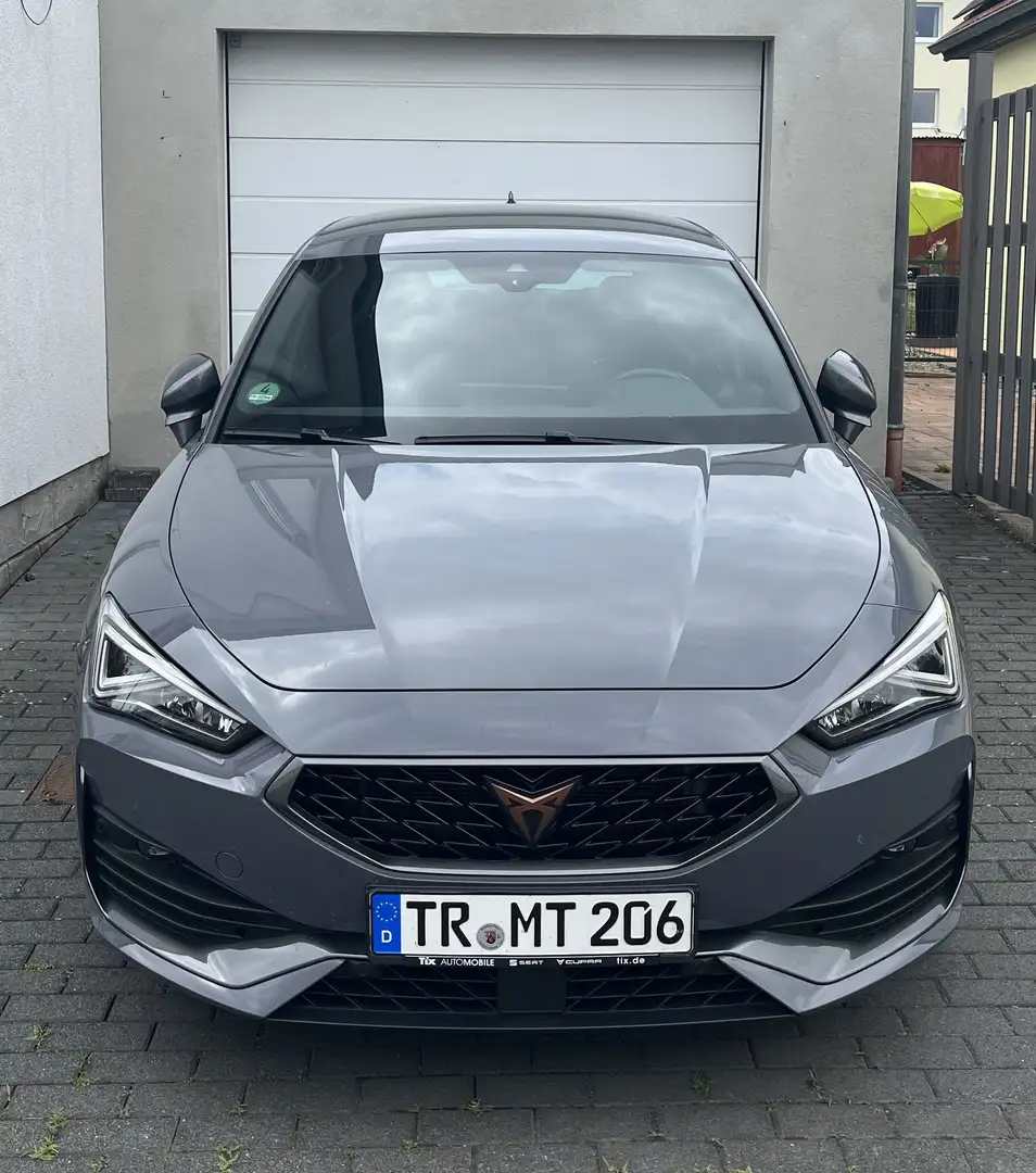 CUPRA Leon 2,0 TSI DSG Beats Audio Grau - 2
