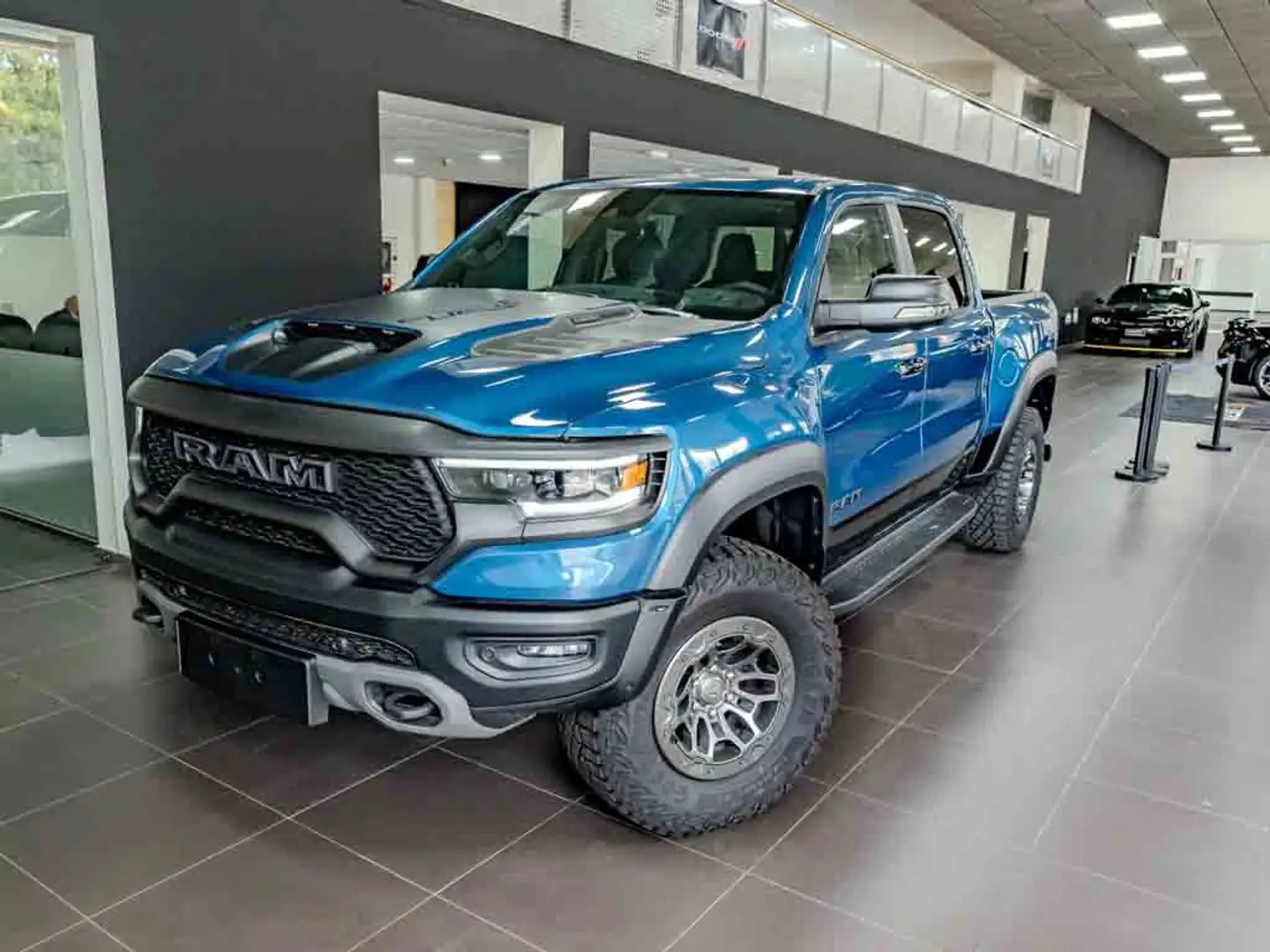 RAM 1500 TRX Modrá - 2
