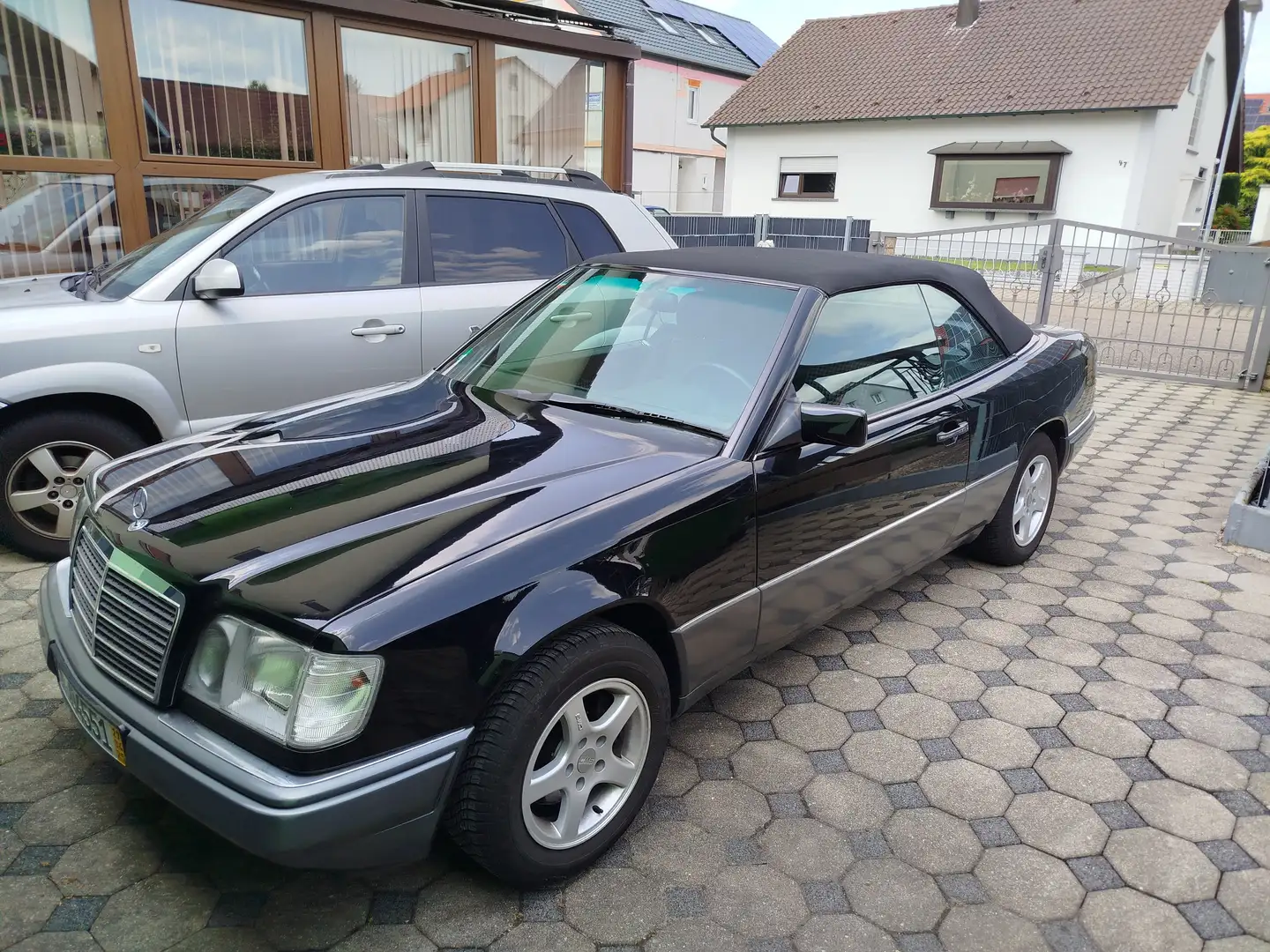 Mercedes-Benz E 200 E-Klasse Schwarz - 2