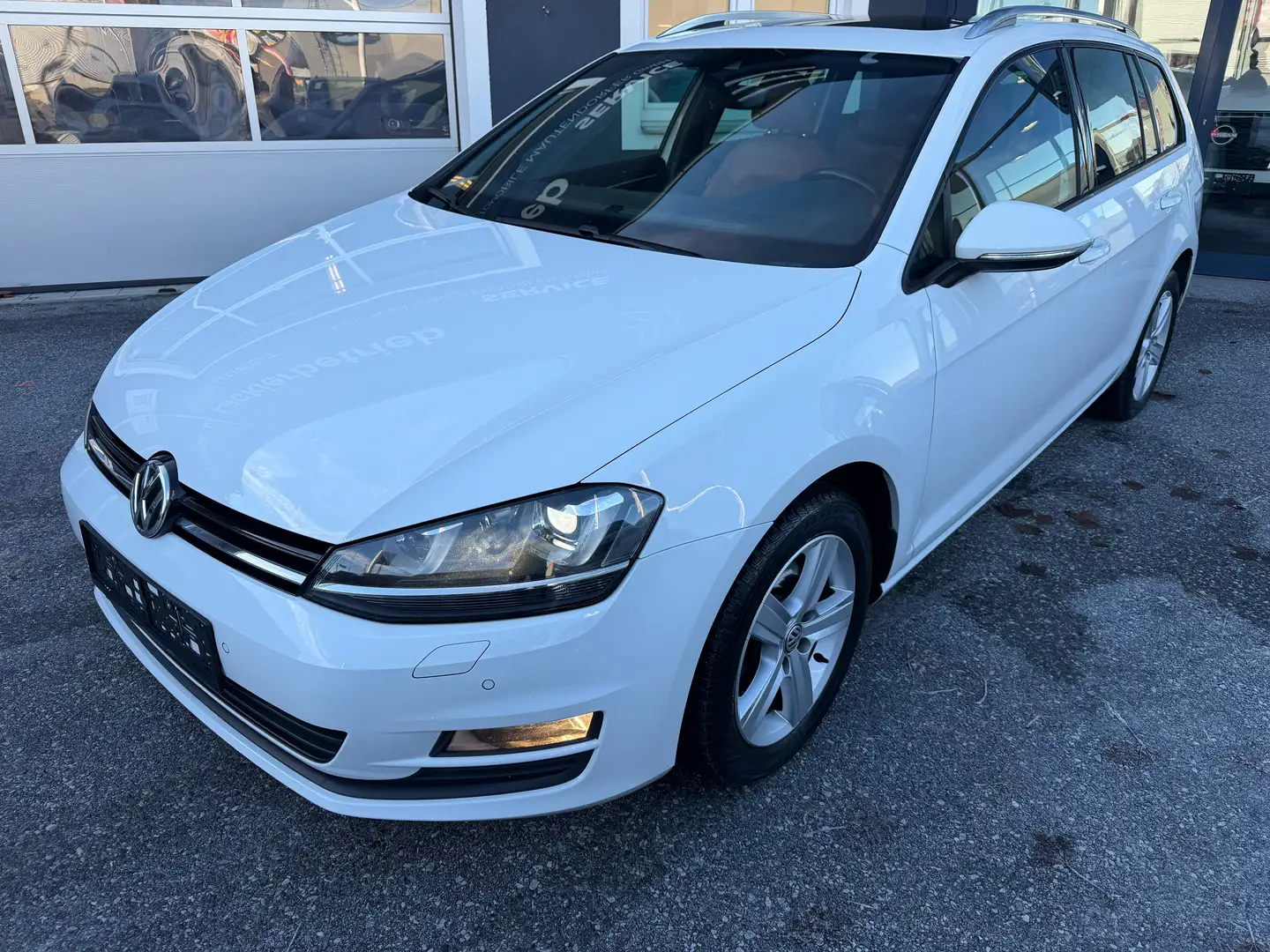 Volkswagen Golf Variant Comfortline BMT Weiß - 1