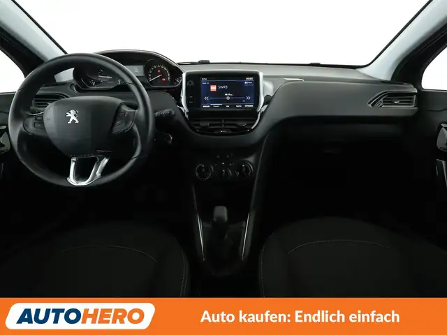 Peugeot 208 view 12