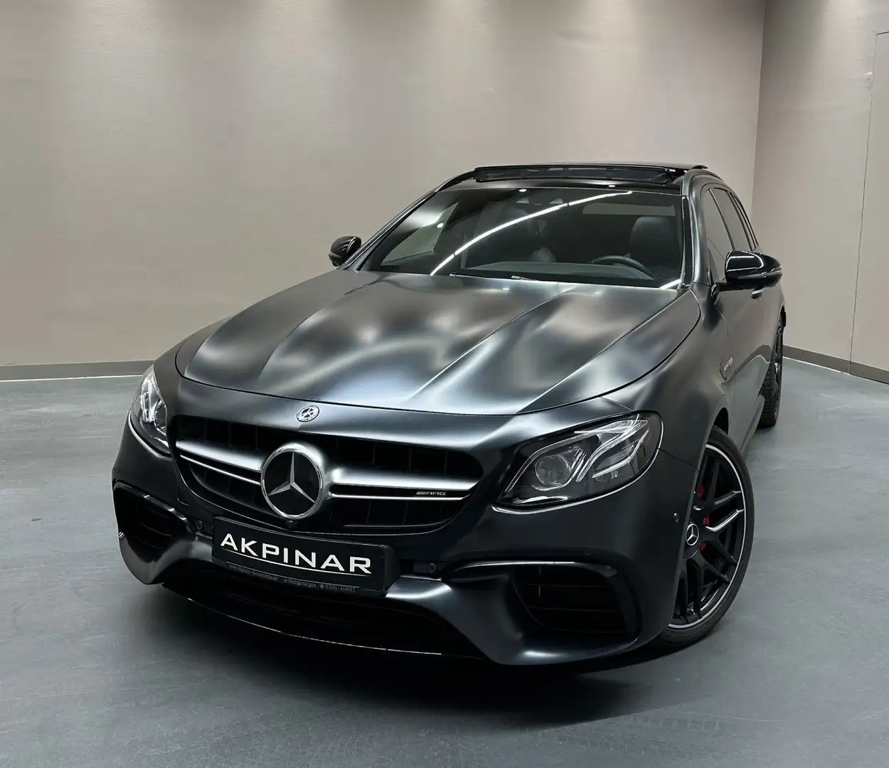Mercedes-Benz E 63 AMG E63 S T AMG *BURMESTER*PANO*MEMORY*STDHZ*DISTR* Schwarz - 1