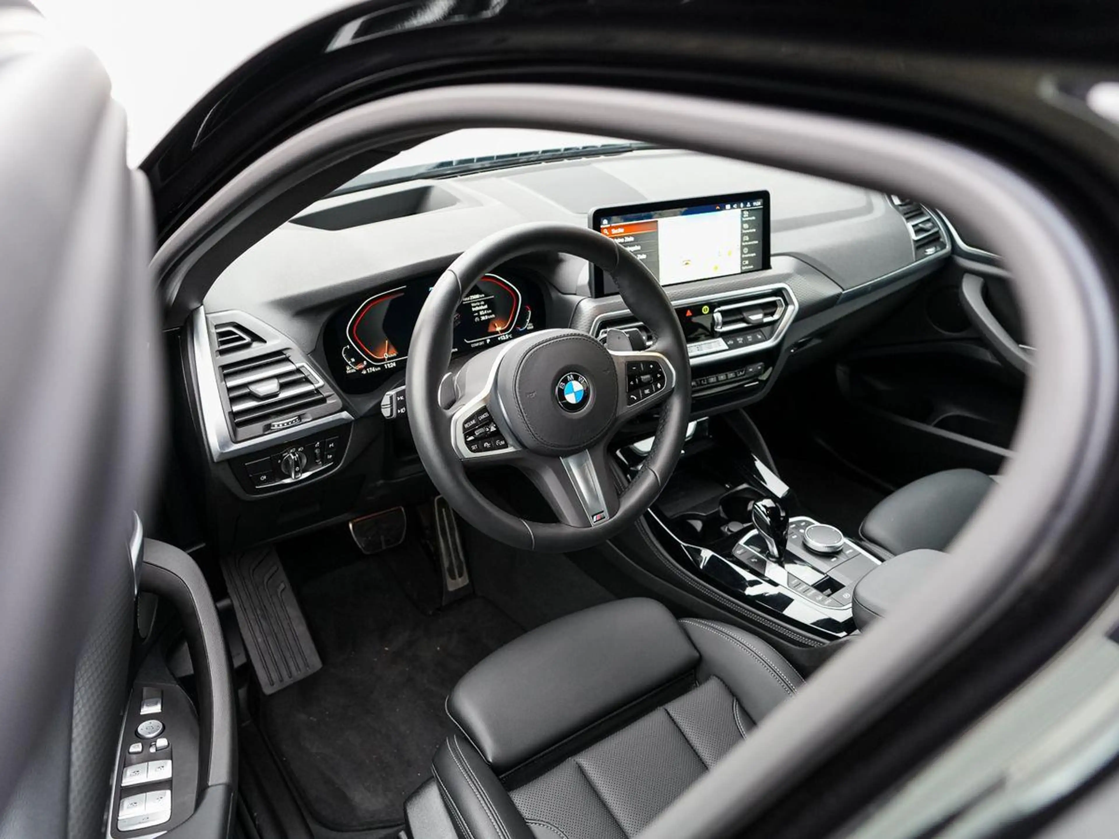 BMW X4 xDrive20d M-Sport AHK PANO ACC Laser HuD KoZg — photo 2