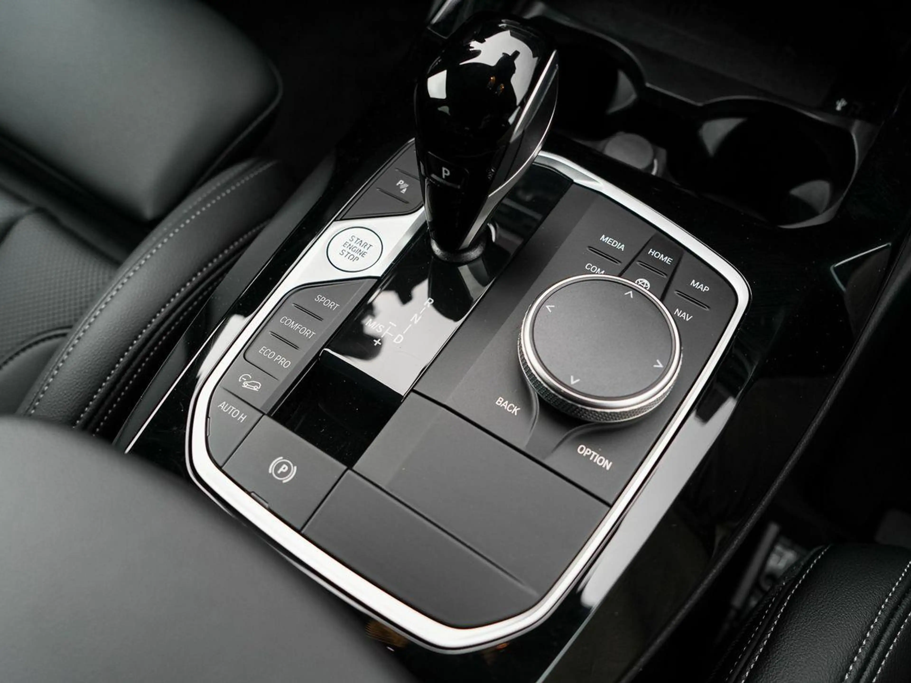 BMW X4 xDrive20d M-Sport AHK PANO ACC Laser HuD KoZg — photo 14