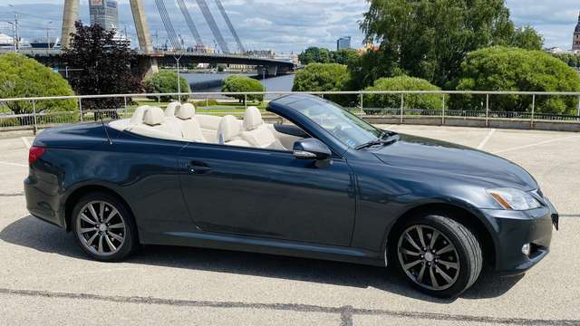 Imagine Lexus IS 250