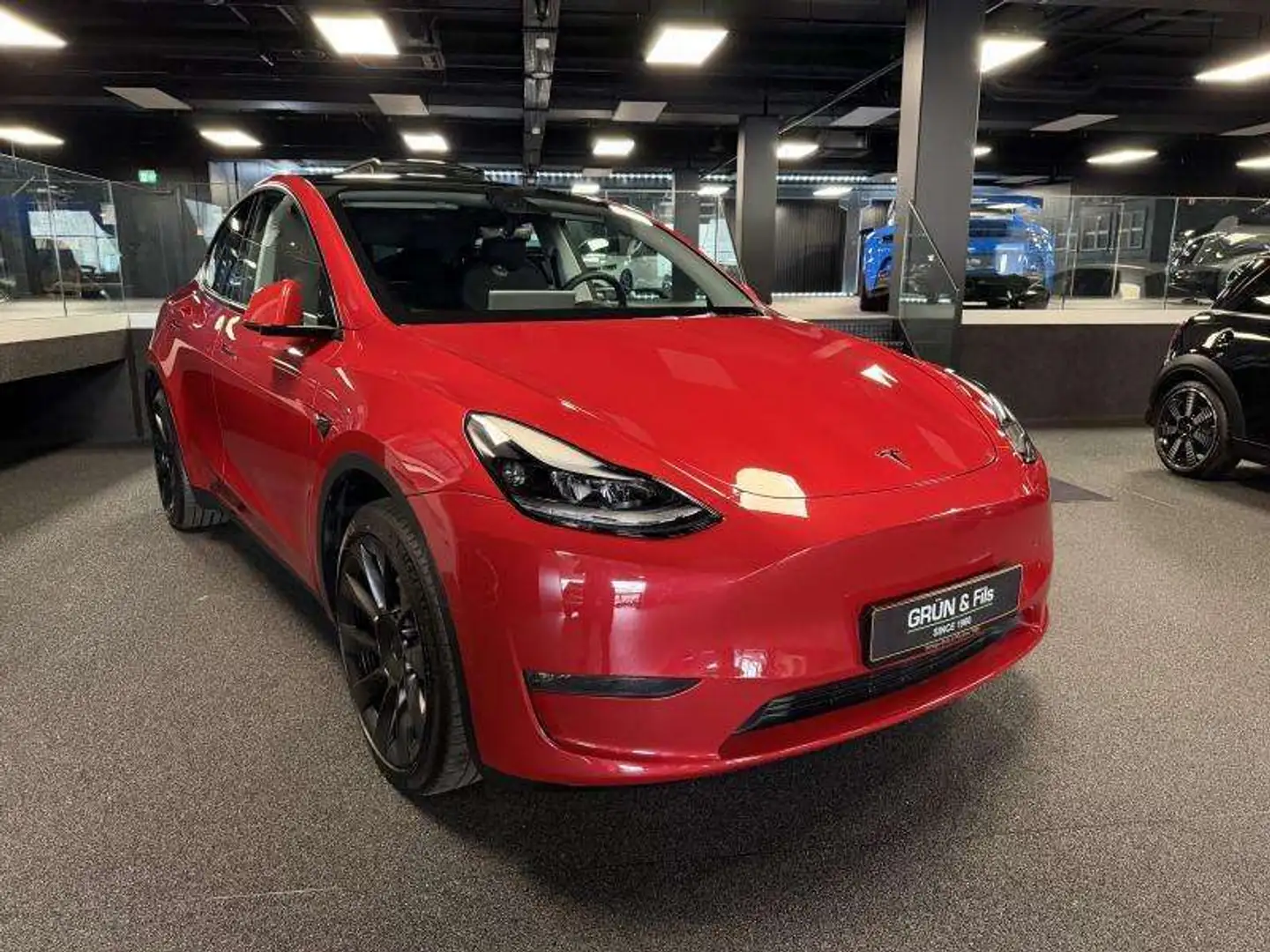 Tesla Model Y DUAL MOTOR LONG RANGE Rouge - 1