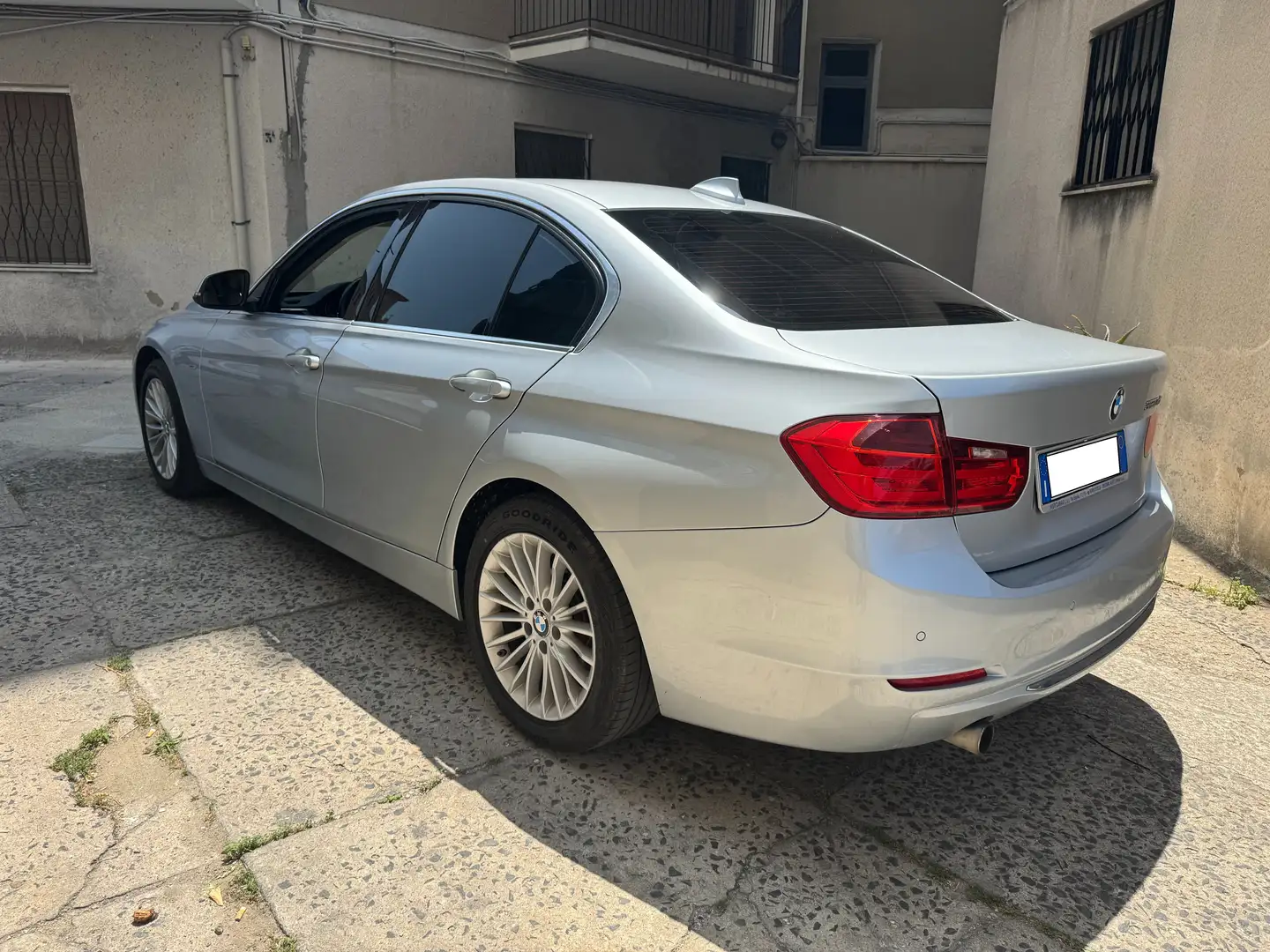 BMW 320 320d Luxury Argento - 2
