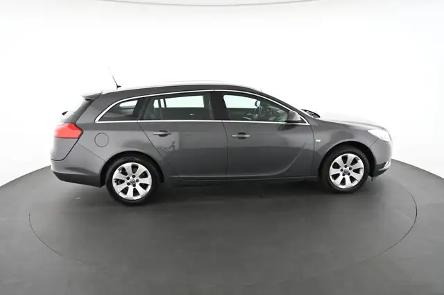 Opel Insignia view 6