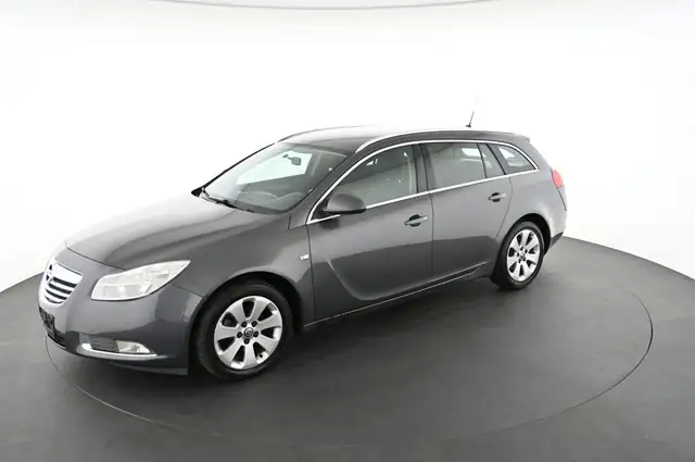 Opel Insignia view 3
