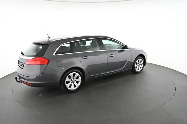 Opel Insignia view 4