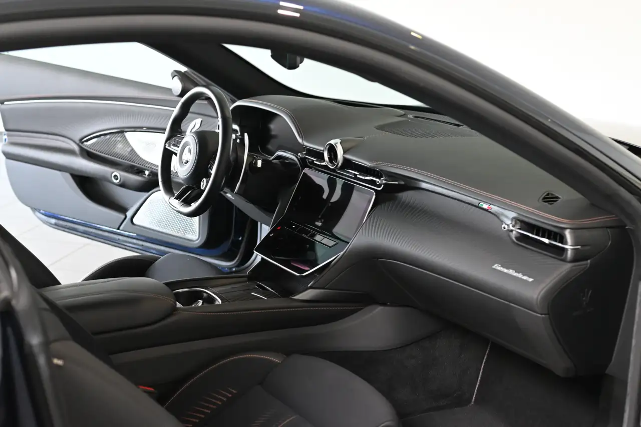 Maserati GranTurismo 2023 — фото 9