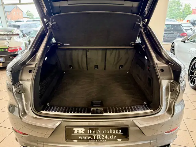 Porsche Cayenne view 12