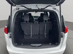 Chrysler Grand Caravan 2027 — фото 8