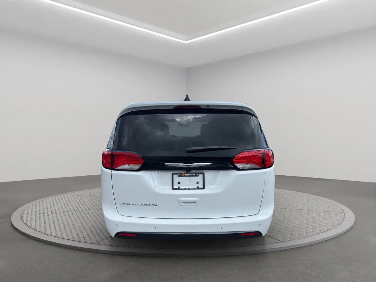 Chrysler Grand Caravan снимка Chrysler Grand Caravan