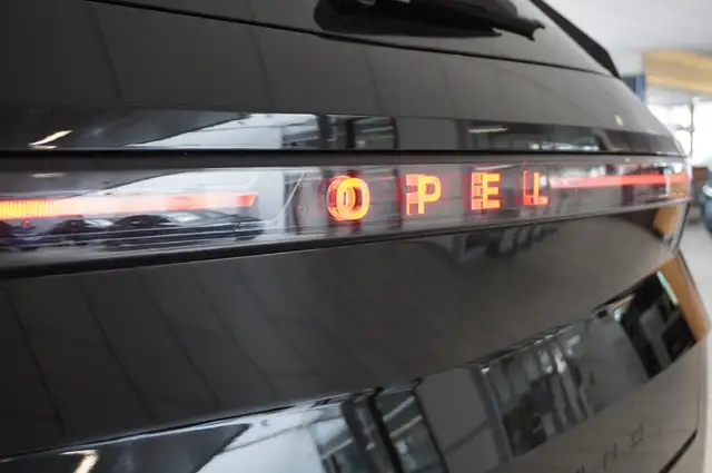 Opel Grandland X view 10