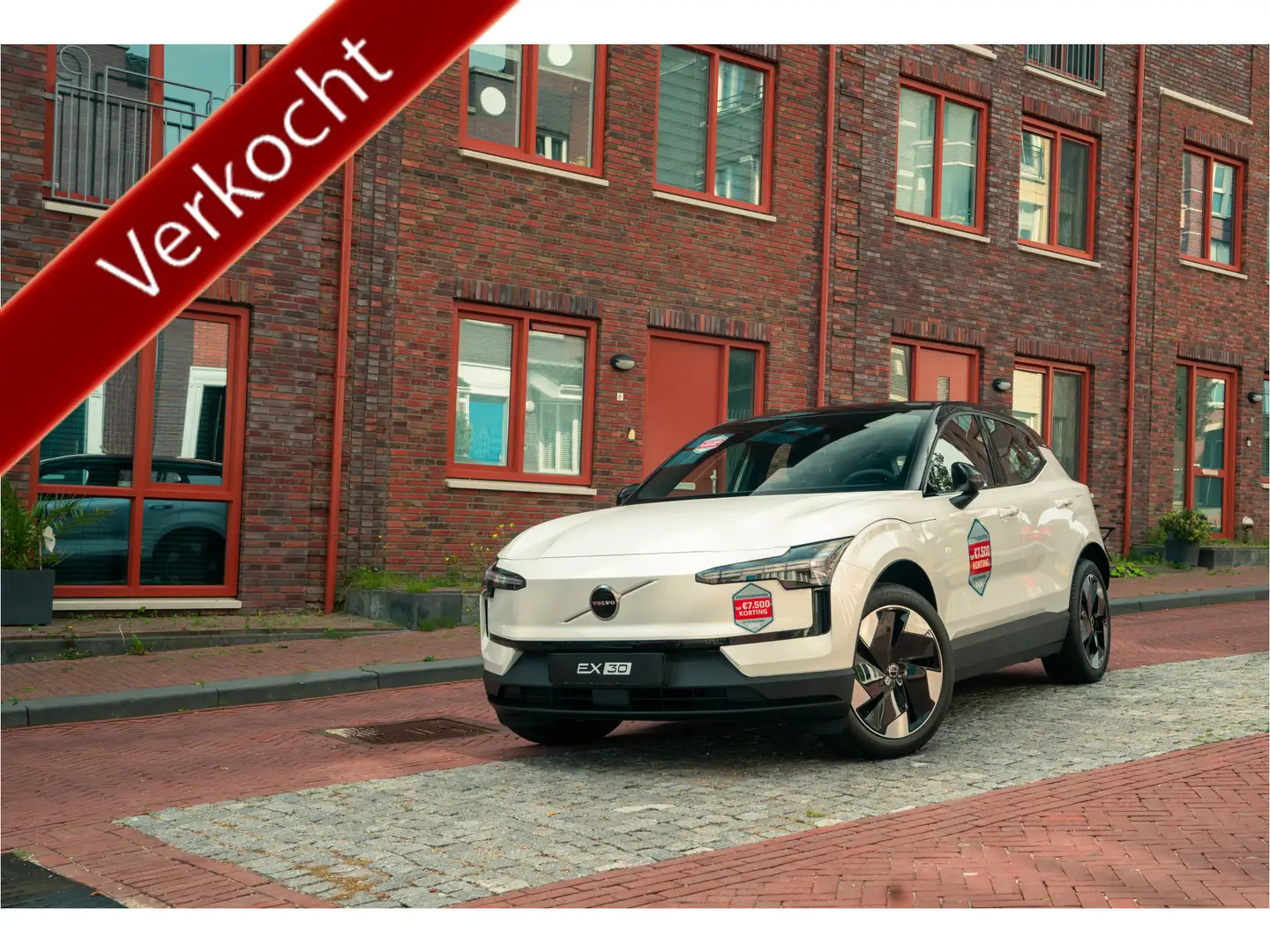 Volvo EX30 Extended Range Plus 69 kWh / ACTIE MODEL VOORRAAD Blanc - 1