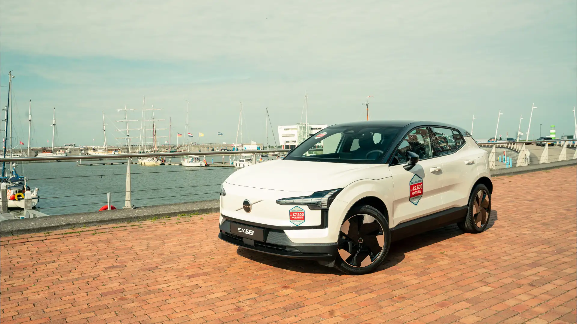 Volvo EX30 Extended Range Plus 69 kWh / ACTIE MODEL VOORRAAD Blanc - 2