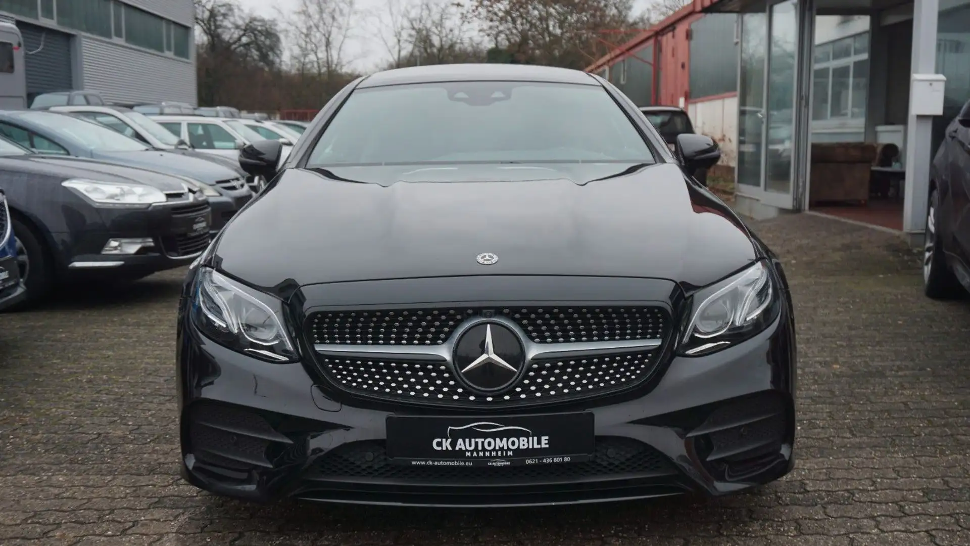 Mercedes-Benz E 400 PANO*360°*AMG-LINE*WIDE*KEYLESS*MULTIBEAM! crna - 1