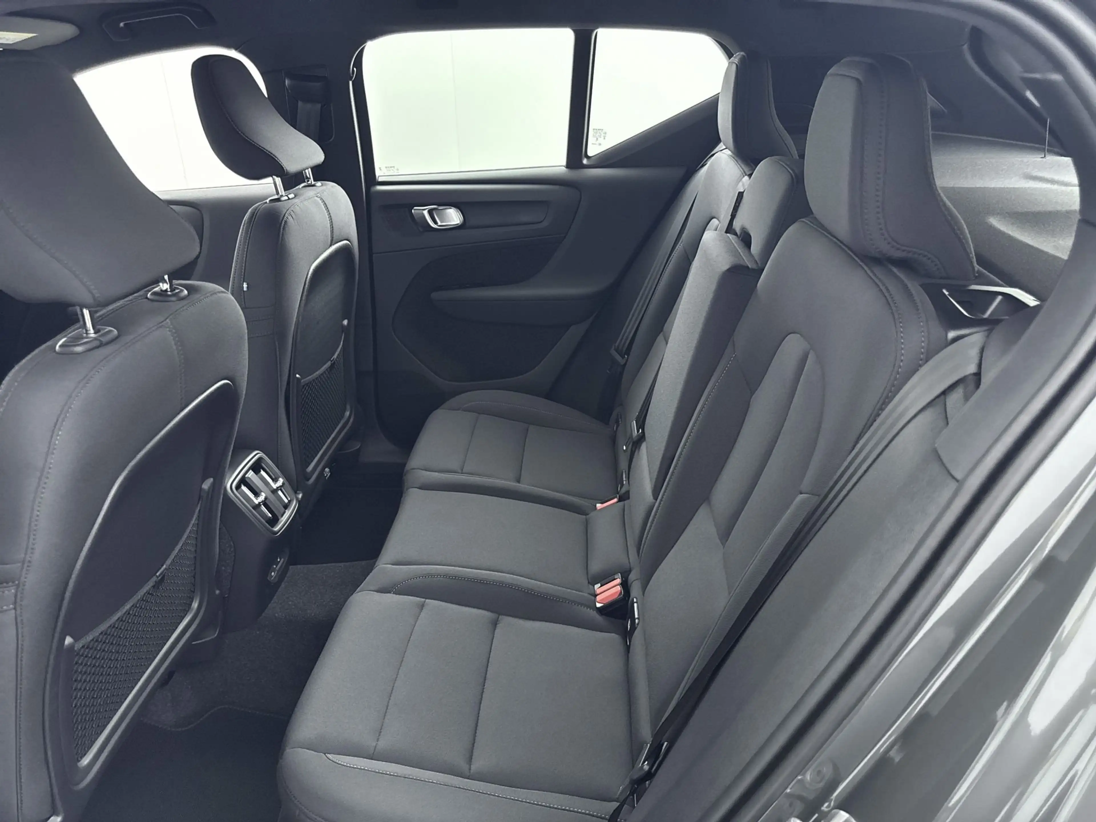 Volvo EX40 Single Motor Extended Range Plus Europa 82 kWh | 1 — photo 31