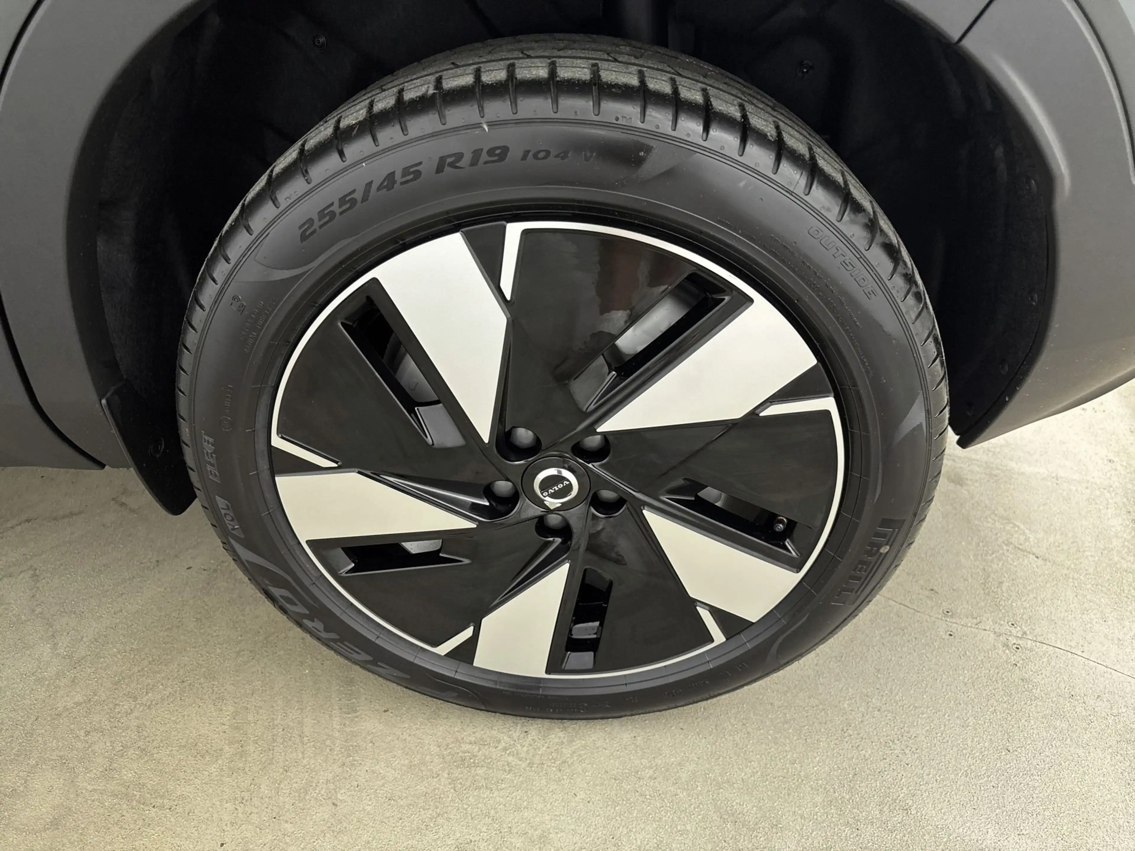 Volvo EX40 Single Motor Extended Range Plus Europa 82 kWh | 1 — photo 33