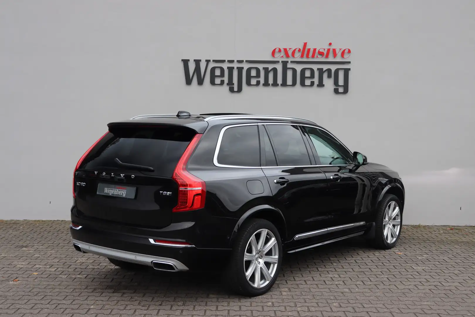 Volvo XC90 2.0 T8 Twin Engine AWD 7P Pano Luchtvering HeadUp Zwart - 2