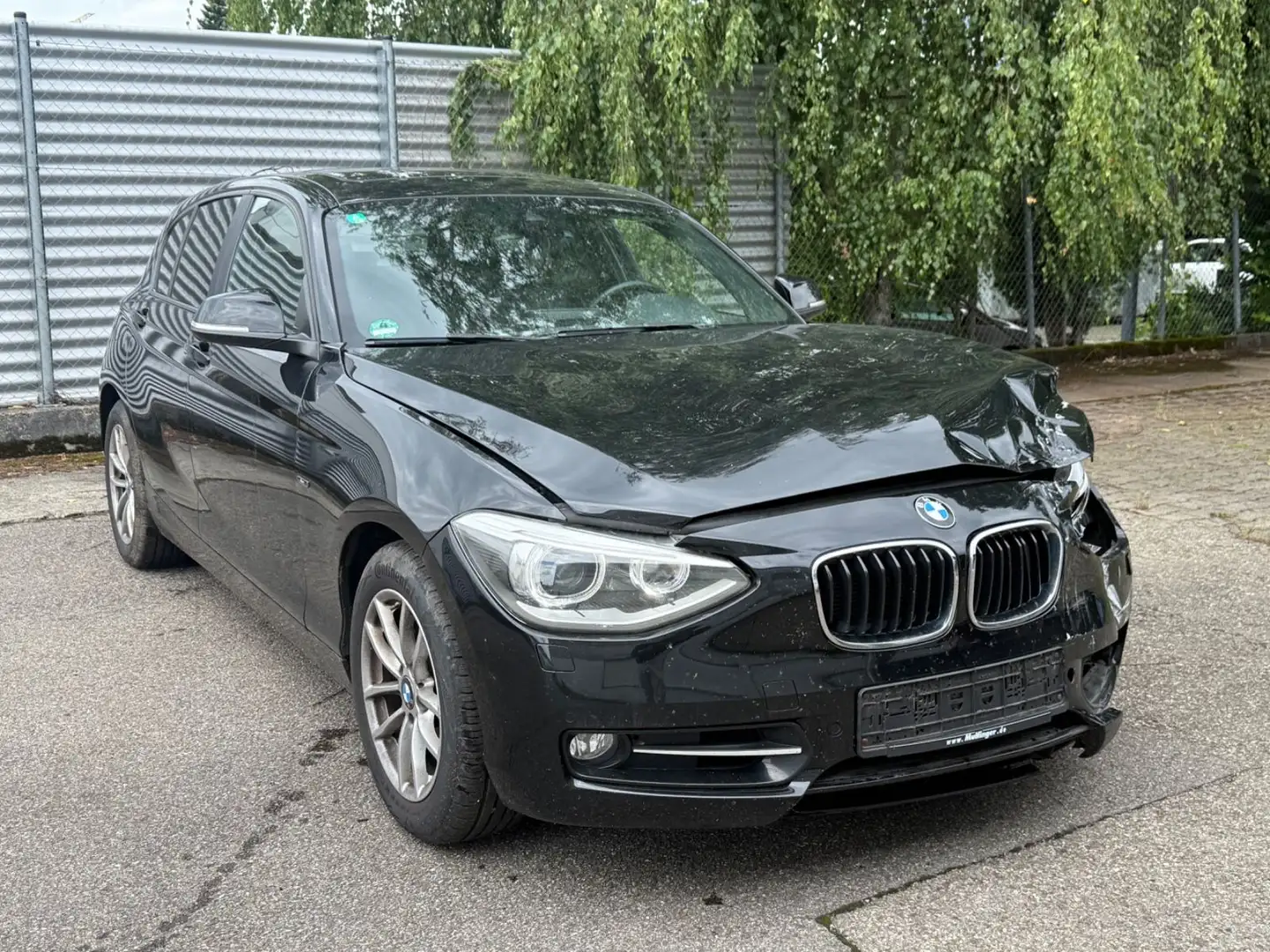 BMW 120 *xDrive* *BI-Xenon* *el. Schiebedach* Black - 1