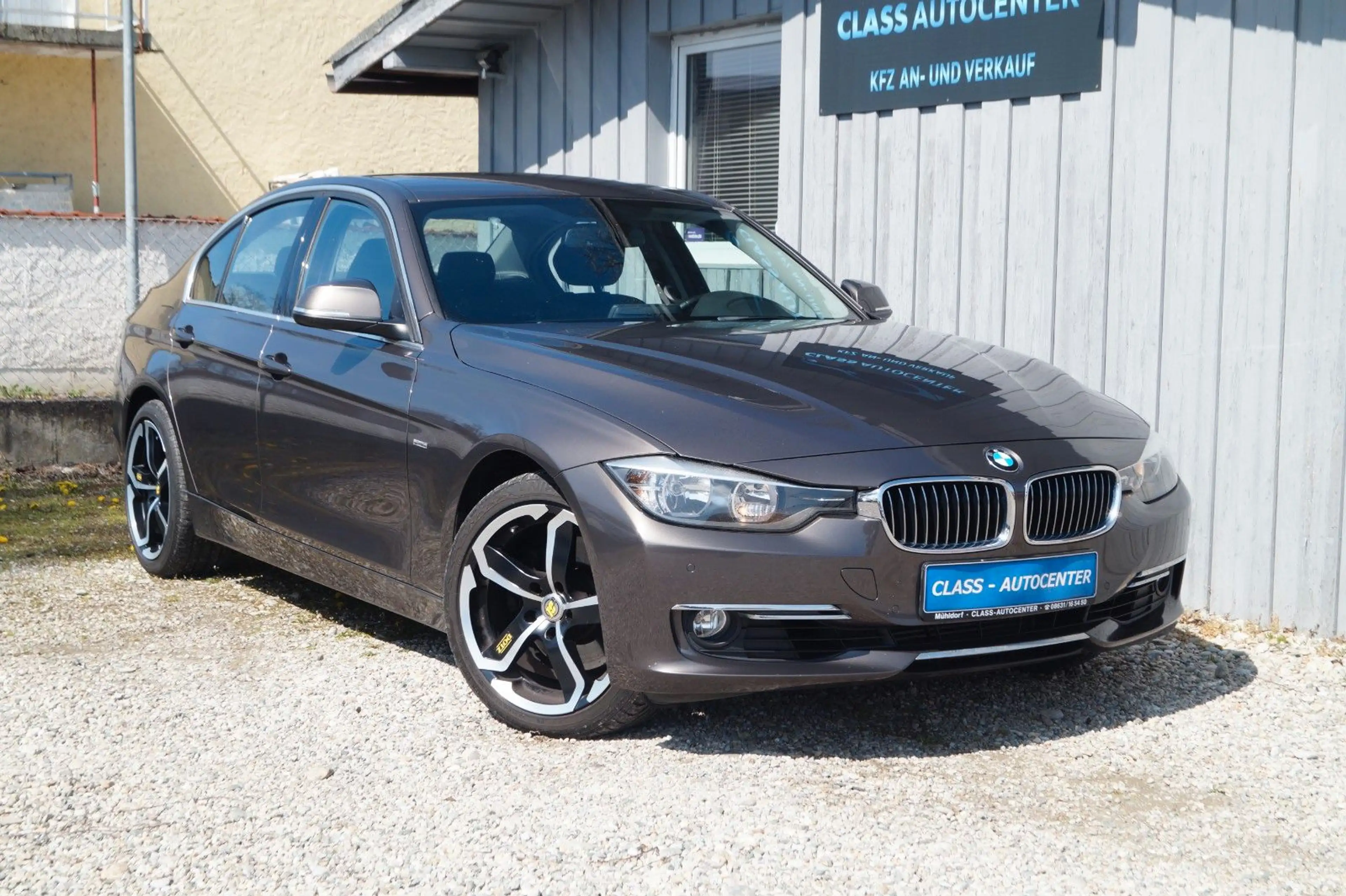 BMW 328 i Lim.Luxury|Navi|AHK|Tempomat|ATM 80tkm
