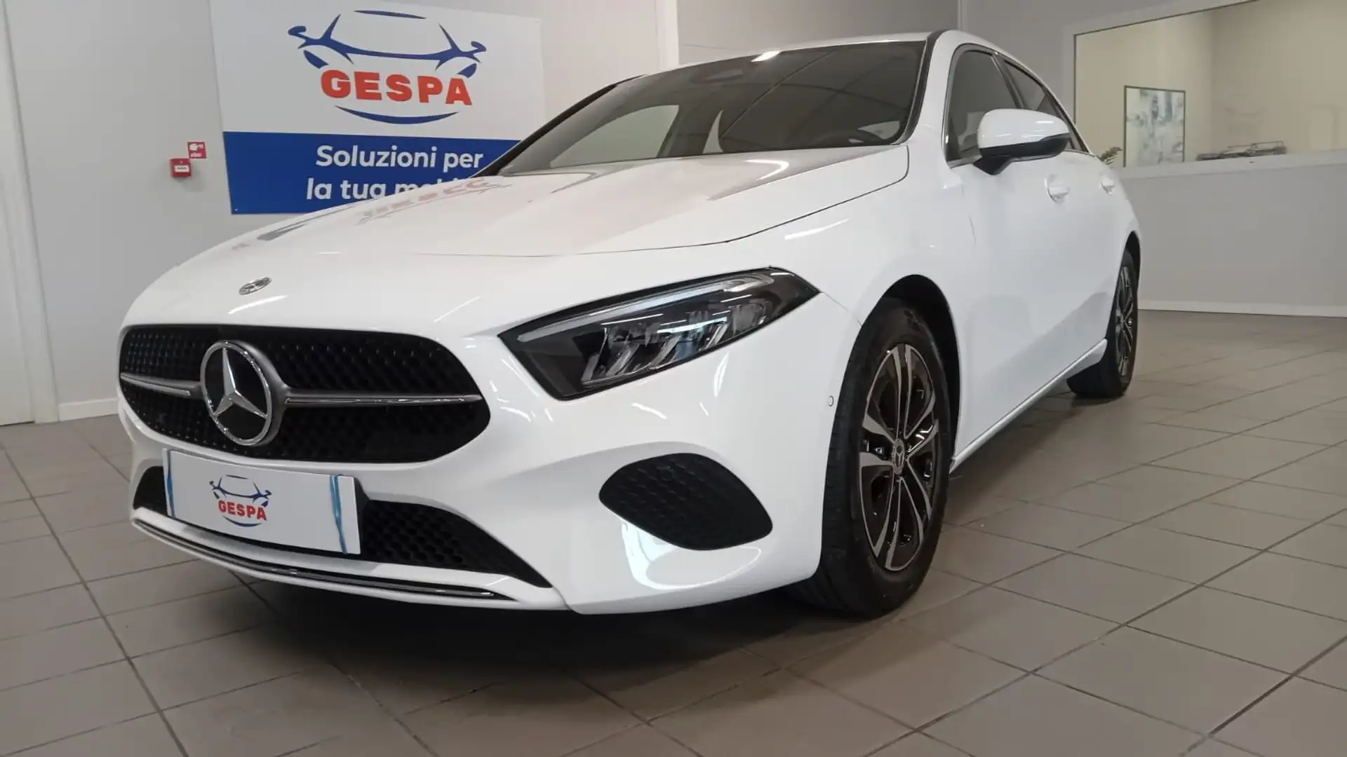 Mercedes-Benz A 180 A 180 Progressive Advanced auto Bianco - 1