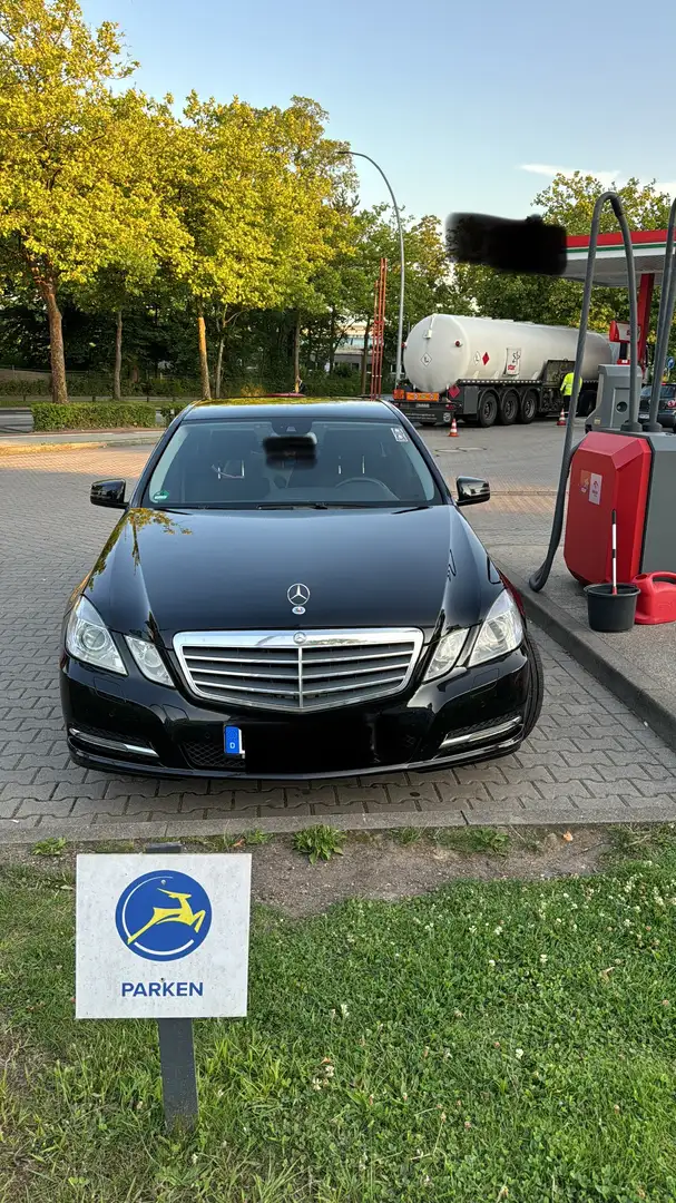 Mercedes-Benz E 220 CDI 7G-TRONIC-MB Scheckheftgepflegt/Tüv neu Schwarz - 1