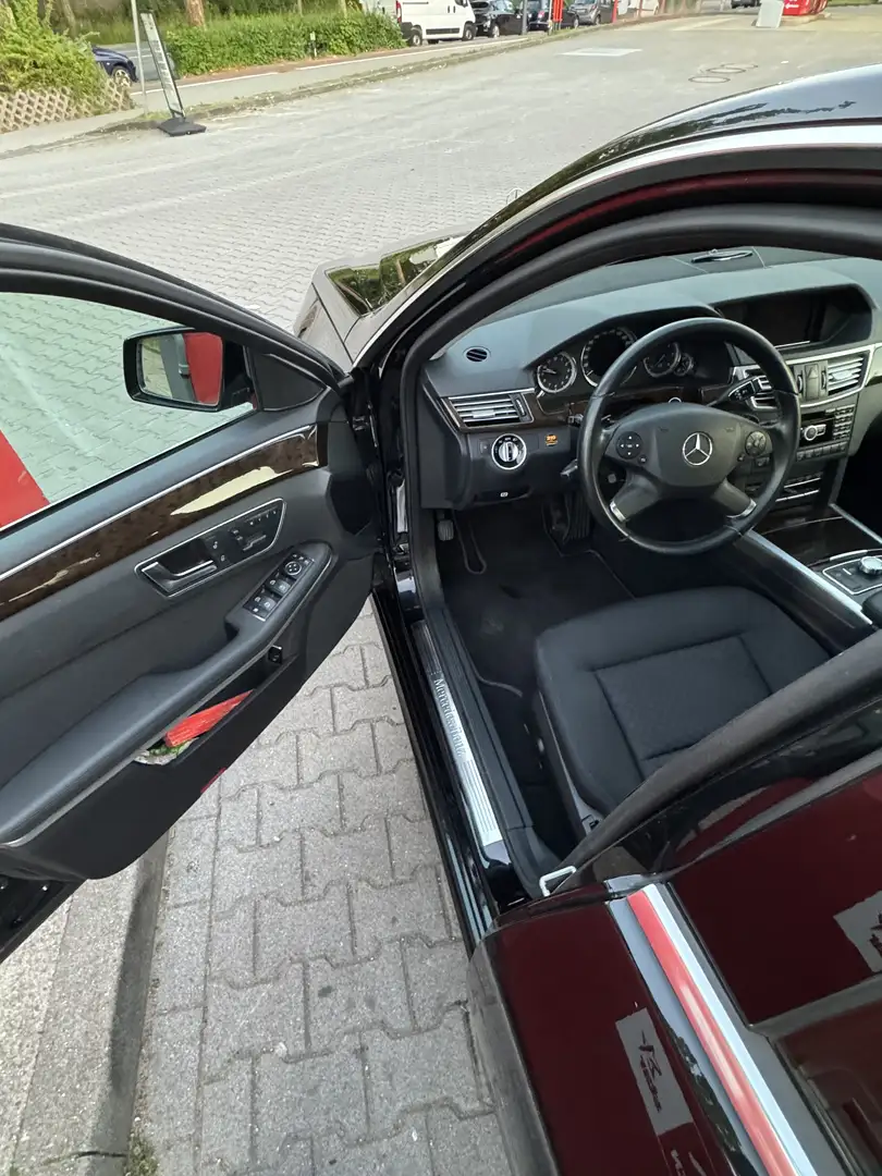 Mercedes-Benz E 220 CDI 7G-TRONIC-MB Scheckheftgepflegt/Tüv neu Schwarz - 2