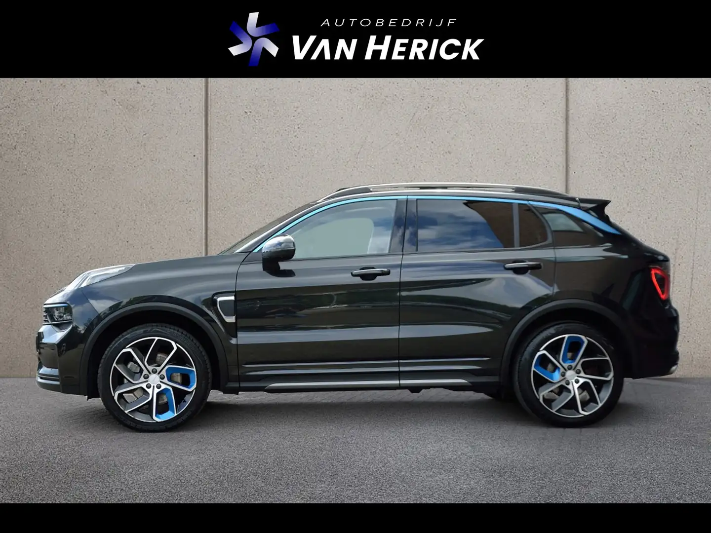 Lynk & Co 01 1.5 Plug-In Hybrid | Panoramadak | 360 Camera | In Schwarz - 2