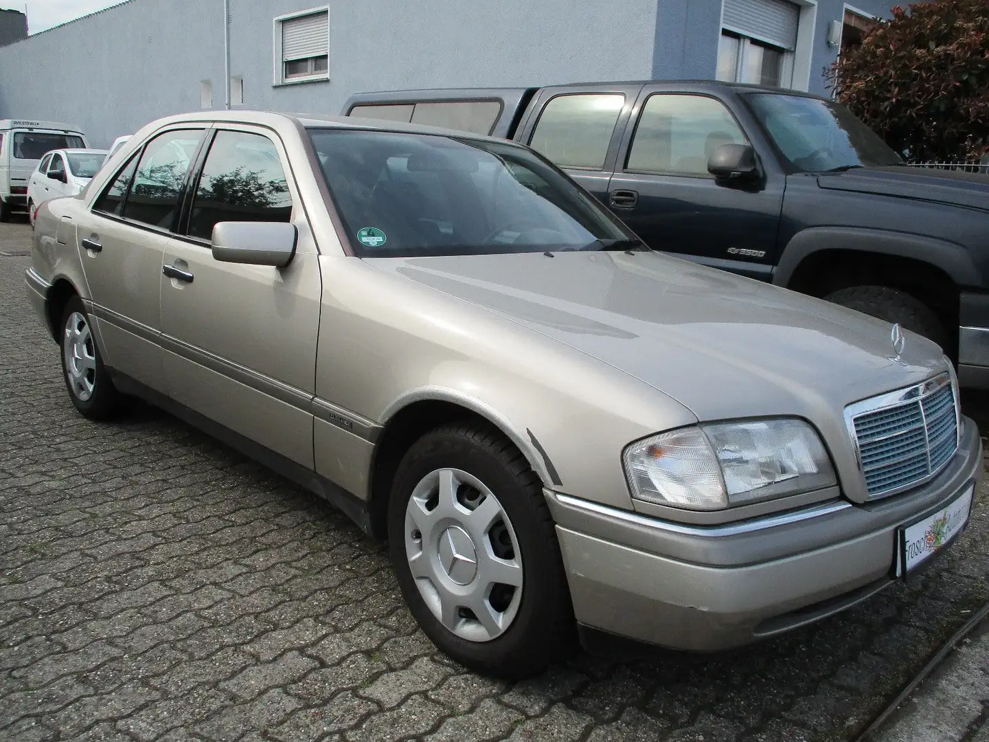 Mercedes-Benz C 180 Limousine*Elegance*Automatik*Schiebedach*4xEFH Goud - 2