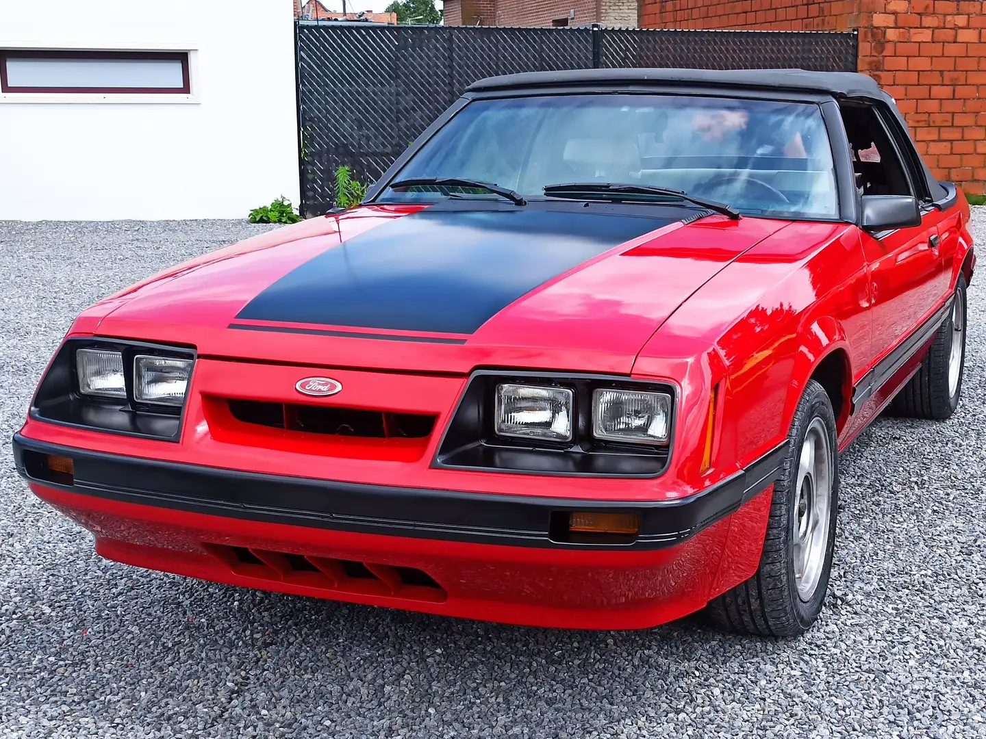 Ford Mustang convertible Rouge - 1