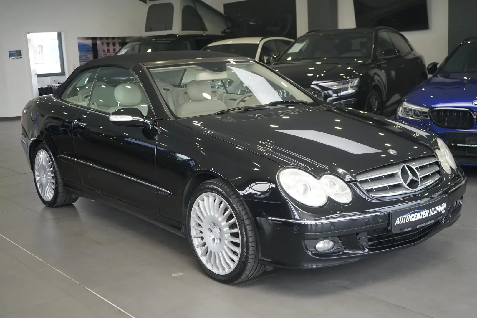 Mercedes-Benz CLK 280 NAVI+PDC+SITZHEIZUNG+SITZMASSAGE+TEMPOMAT Schwarz - 1