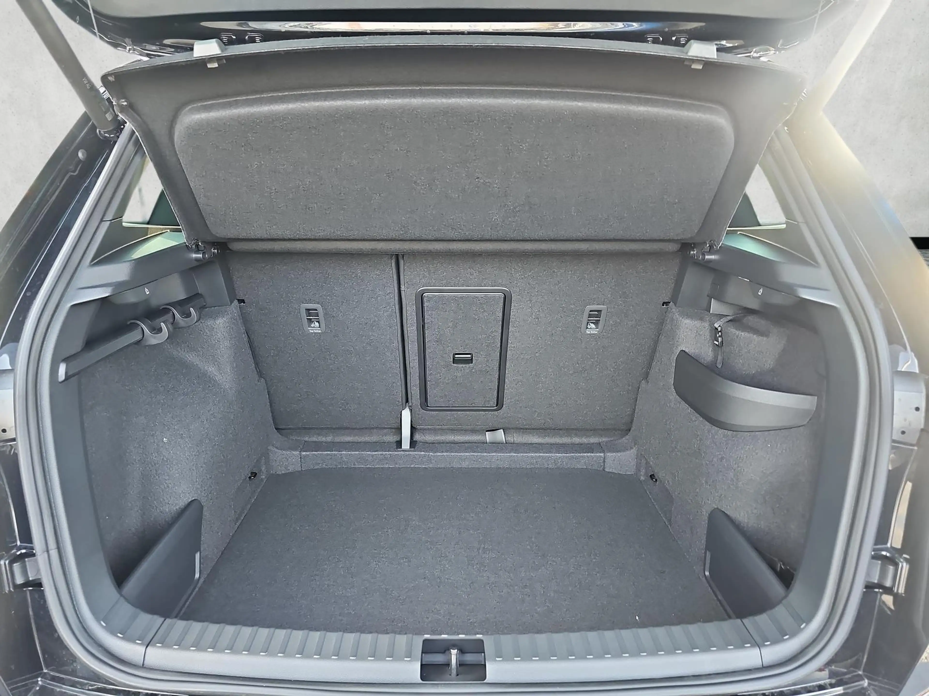 Skoda Karoq Sportline 1.5 TSI DSG 360Grad Kamera / ACC 110 ... — photo 14
