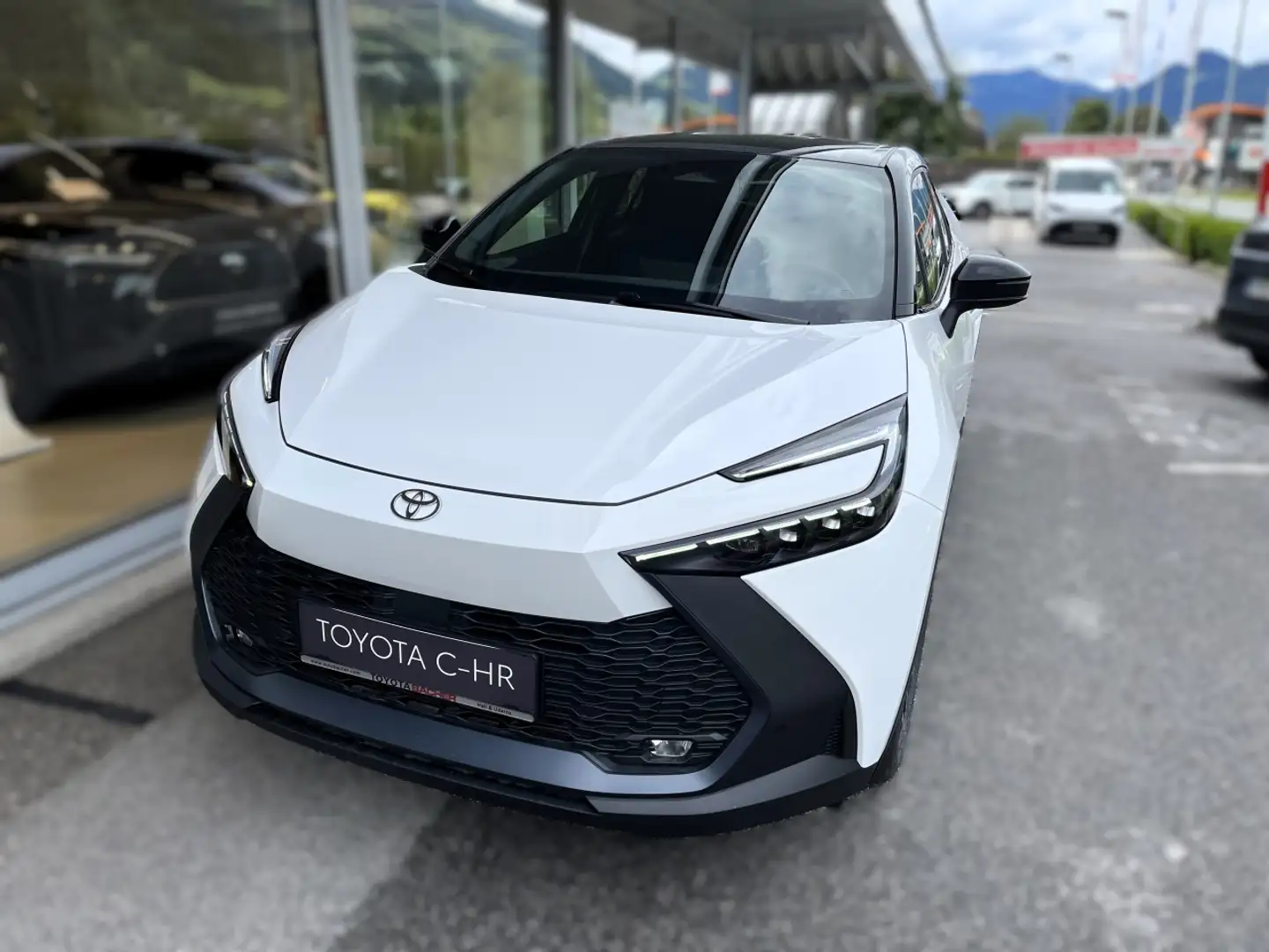 Toyota C-HR 2,0 l Plugin Active Drive 4x2 Weiß - 2