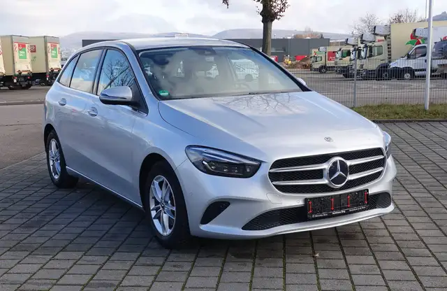Mercedes-Benz B 200 B 200 (247.087)