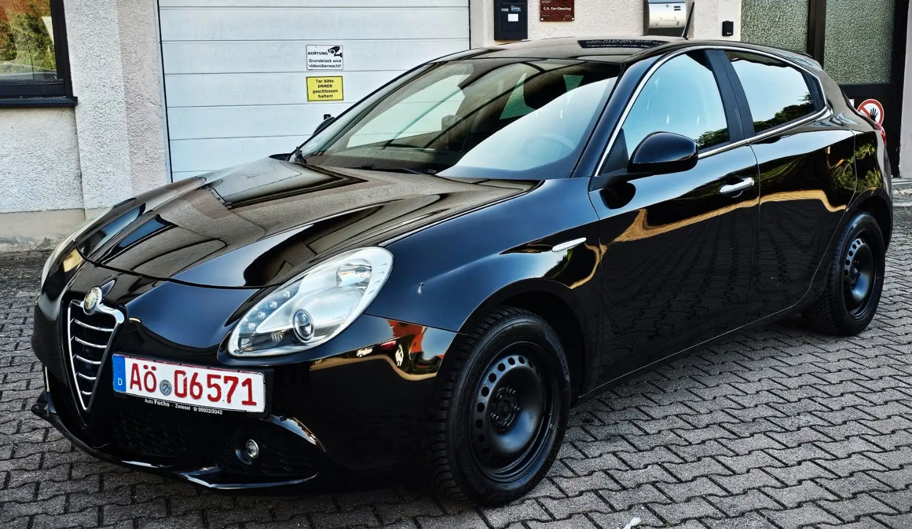 Alfa Romeo Giulietta 1.4 TURBO 2.HAND TÜV UND SERVICE NEU Schwarz - 1