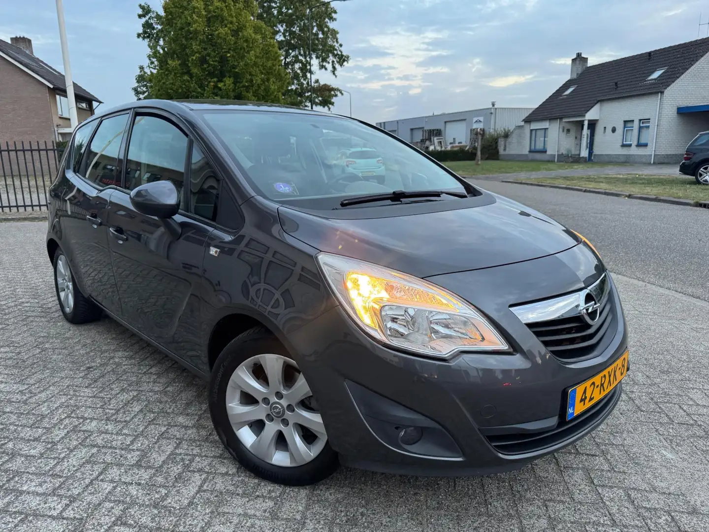 Opel Meriva 1.4 Turbo Edition Airco, Trekhaak, Cruise Grau - 2