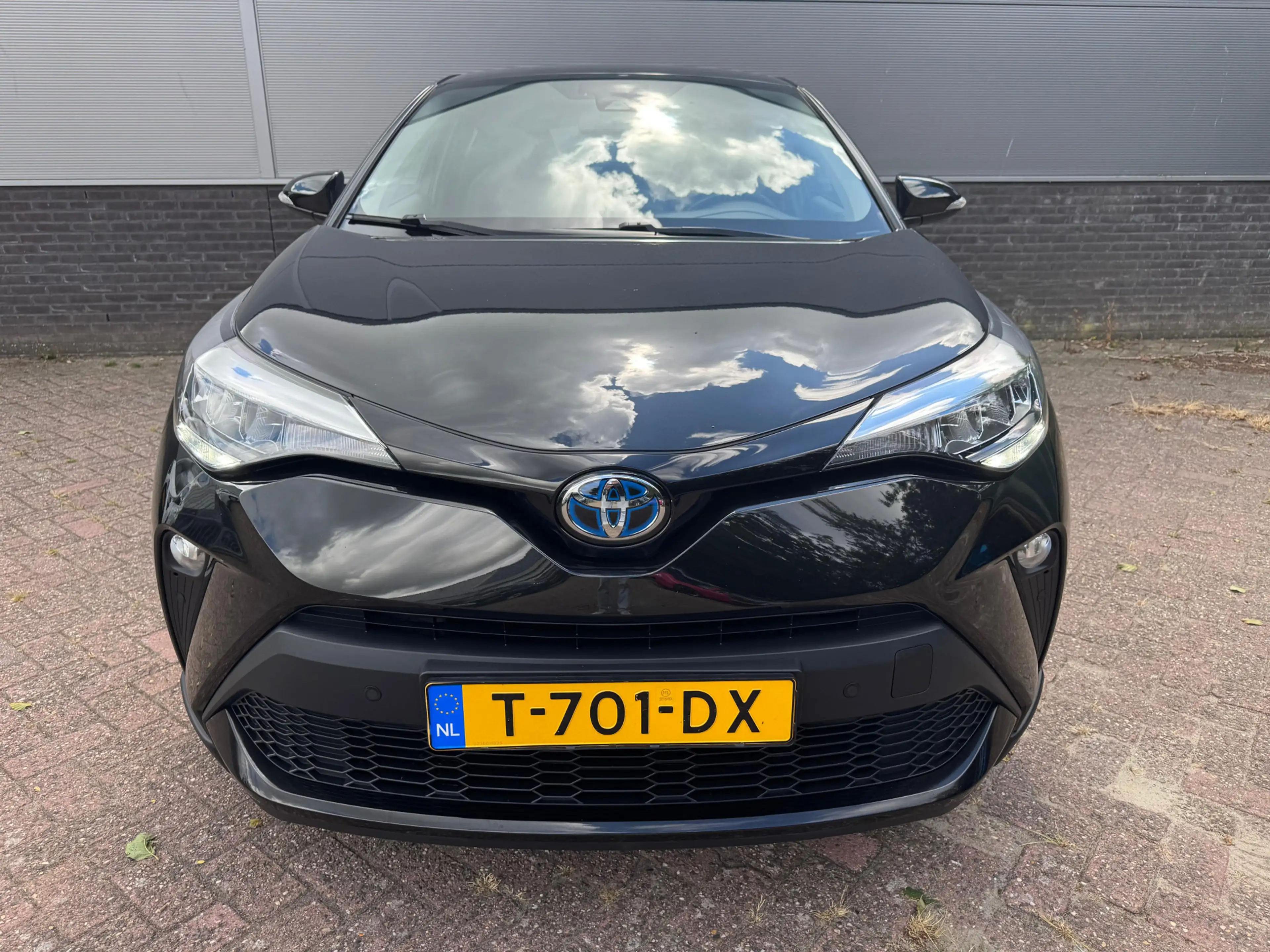 Toyota C-HR 1.8 Hybrid Dynamic — photo 10