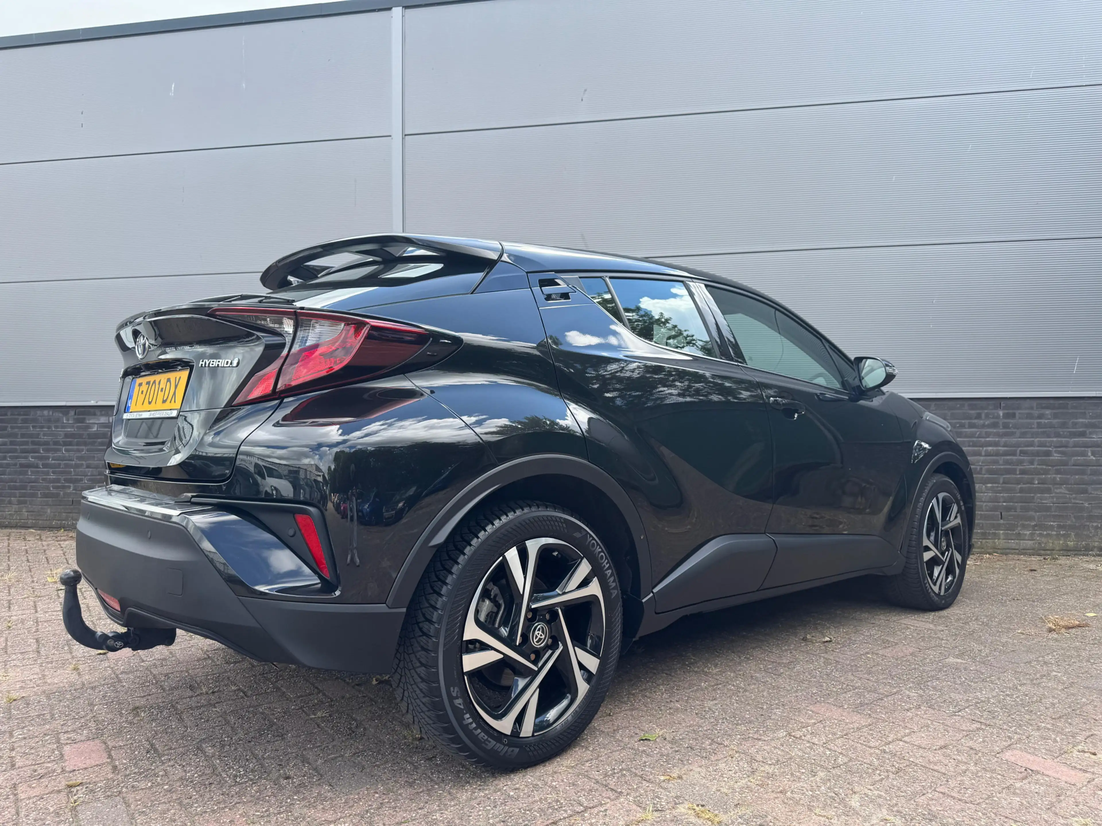 Toyota C-HR 1.8 Hybrid Dynamic — photo 7