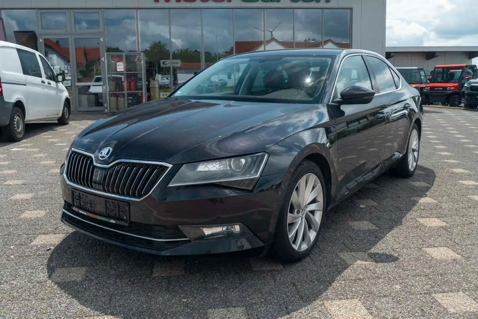 Skoda Superb Lim. Style Zwart - 1