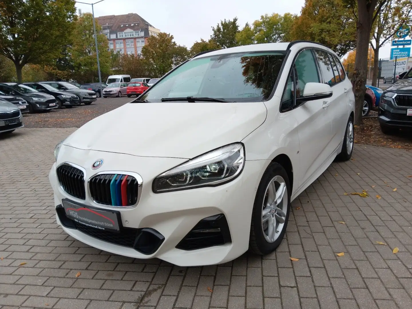 BMW 218 2 Gran Tourer 218 d M Sport Navi LED AHZV Klima Weiß - 1