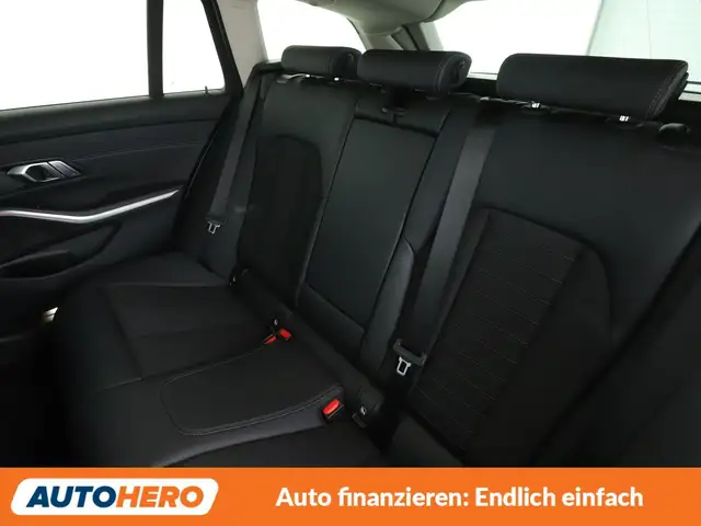 BMW 3 Series view 14
