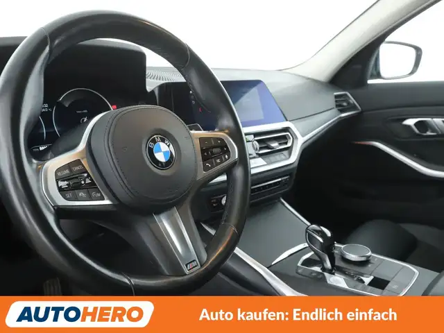 BMW 320 view 11