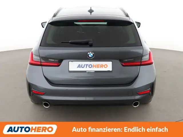 BMW 3 Series view 5