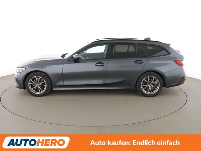 BMW 320 view 3