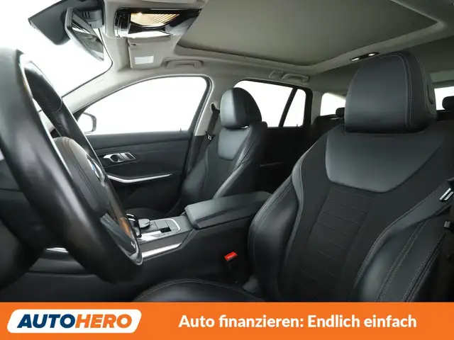 BMW 3 Series view 10