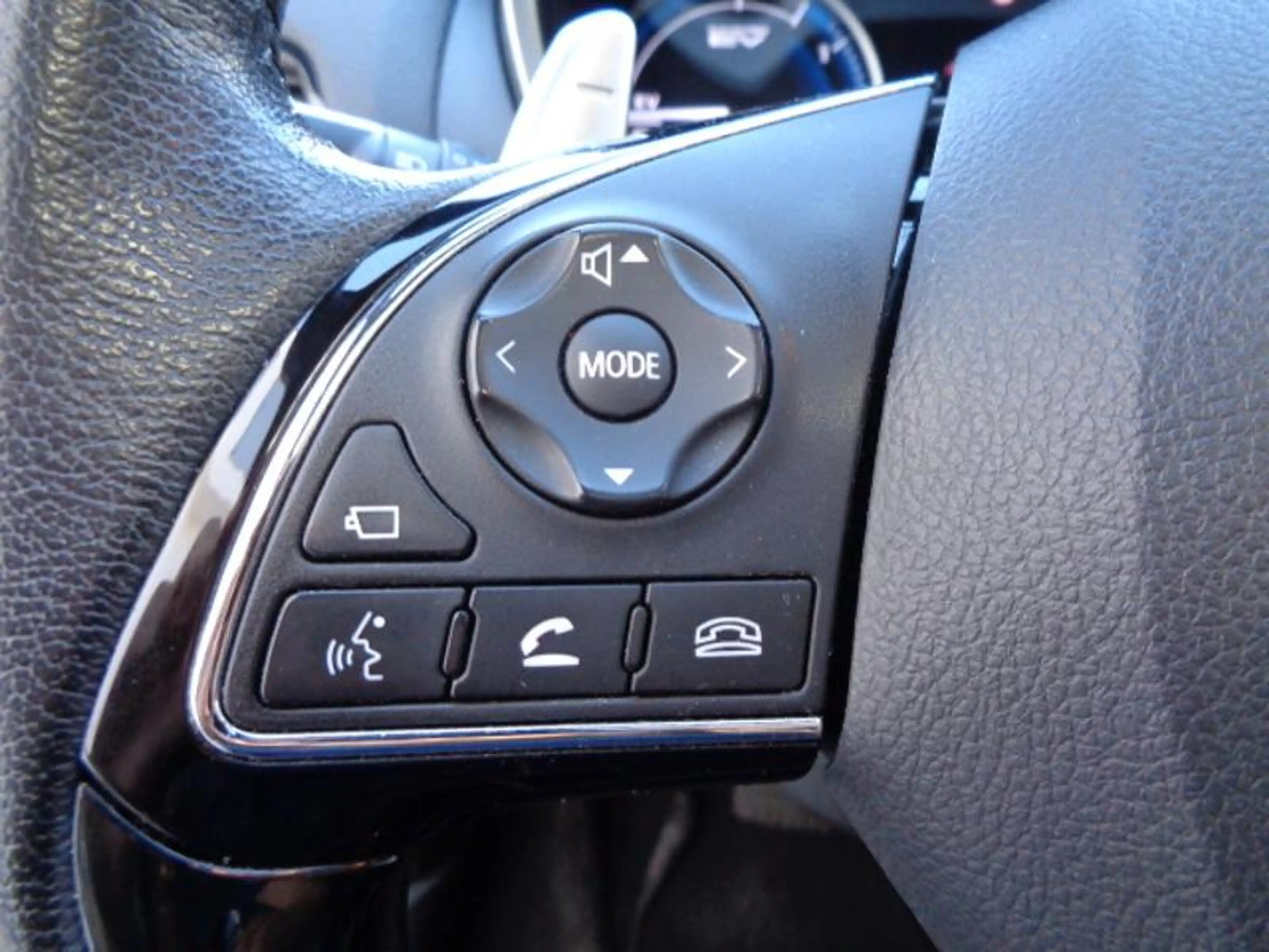 Mitsubishi Eclipse Cross Plug-in Hybrid TOP Panoramadach — photo 13