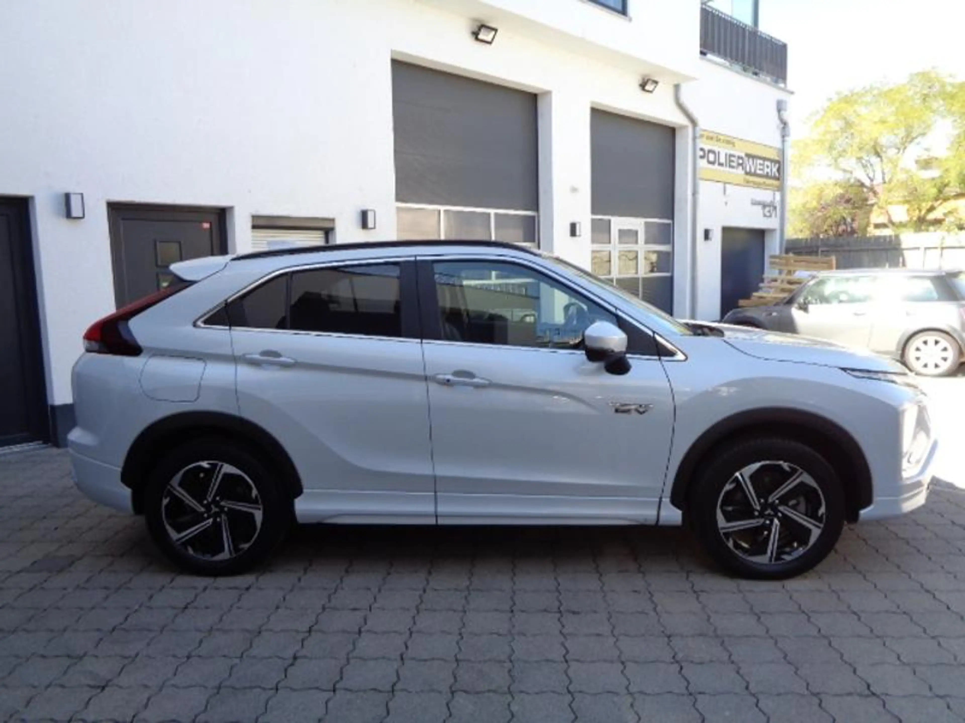 Mitsubishi Eclipse Cross Plug-in Hybrid TOP Panoramadach — photo 3